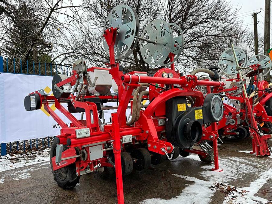 Пневматическая сеялка точного высева Agricola SNT-2-290 «Тандем» (Производство: Agricola Italiana S.n.c., Италия)